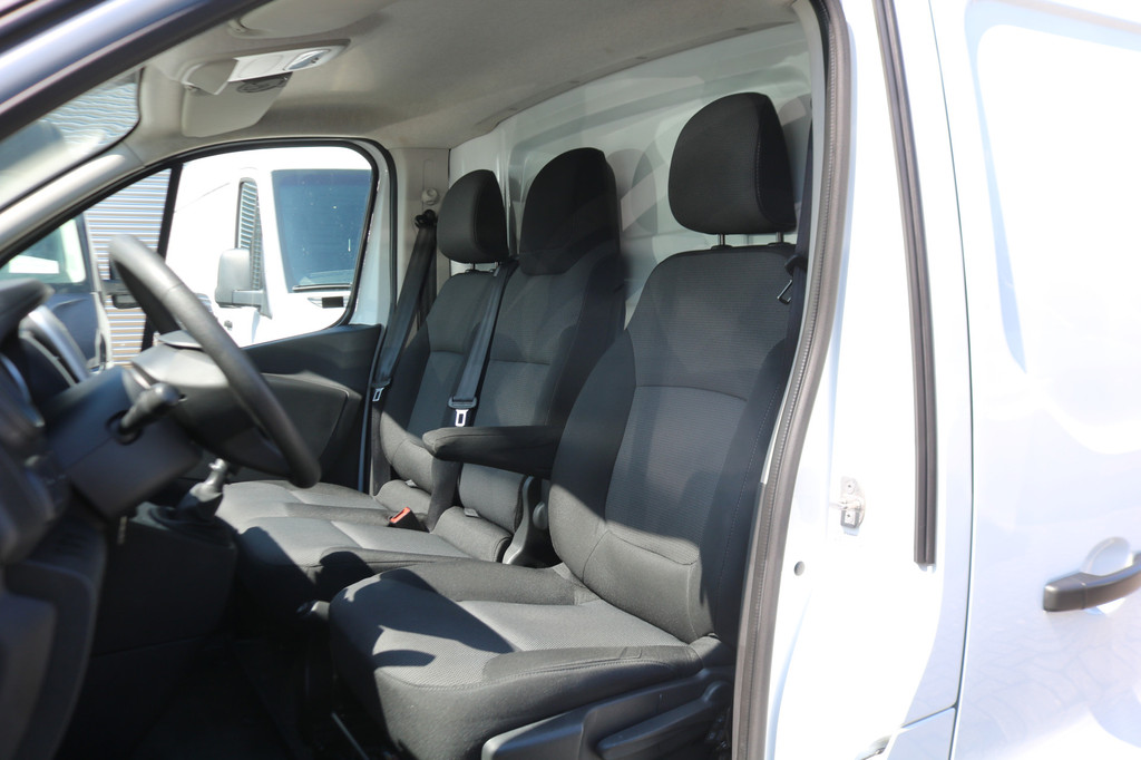 Renault Trafic 2.0 dCi 120pk L1 H1 Airco Navigatie 2x Schuifdeur 19