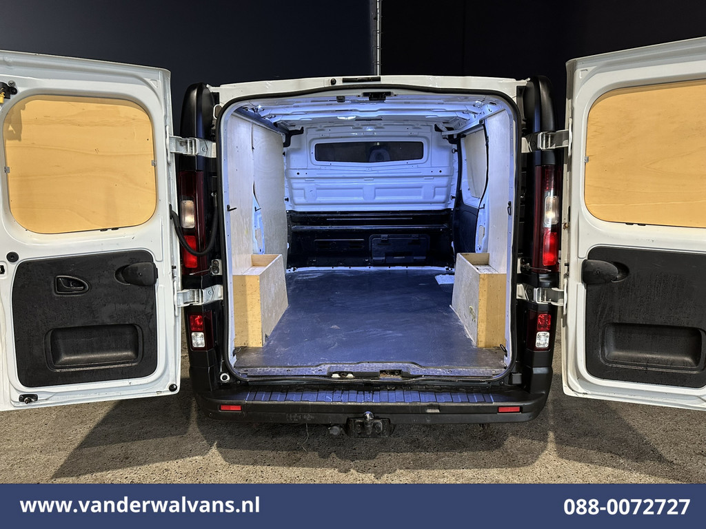 Renault Trafic 2.0 dCi 120pk L1H1 Euro6 Airco | LED | Navigatie | Cruisecontrol | Trekhaak | Omvormer Parkeersensoren, Bijrijdersbank 11