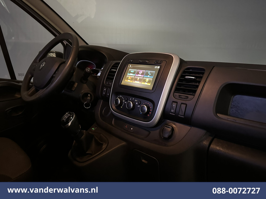 Renault Trafic 2.0 dCi 120pk L1H1 Euro6 Airco | LED | Navigatie | Cruisecontrol | Trekhaak | Omvormer Parkeersensoren, Bijrijdersbank 13