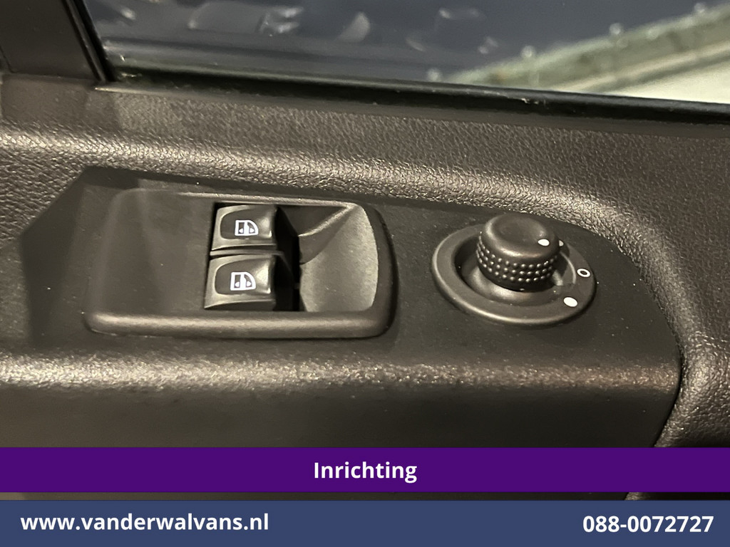 Renault Trafic 2.0 dCi 120pk L2H1 Inrichting Euro6 Airco | Camera | Navigatie | Trekhaak | LED | Cruisecontrol Parkeersensoren, Bijrijdersbank 18