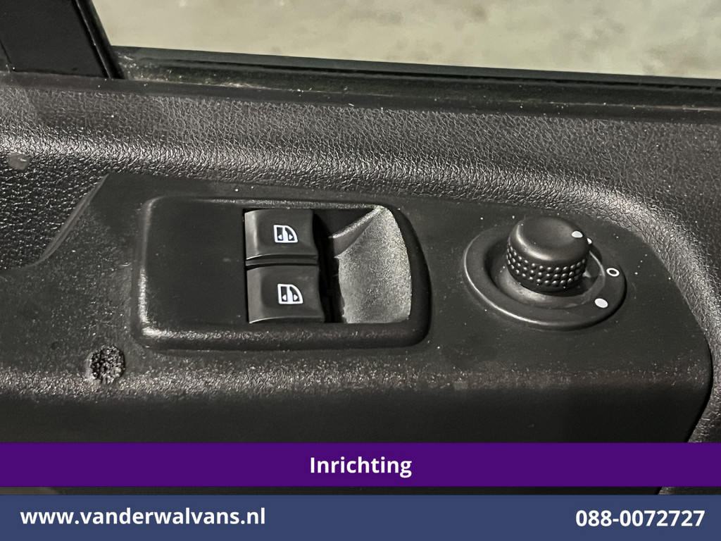 Renault Trafic 2.0 dCi 120pk L2H1 Inrichting Euro6 Airco | Omvormer | Camera | Navigatie | LED | Trekhaak Cruisecontrol, Parkeersensoren, Bijrijdersbank 21