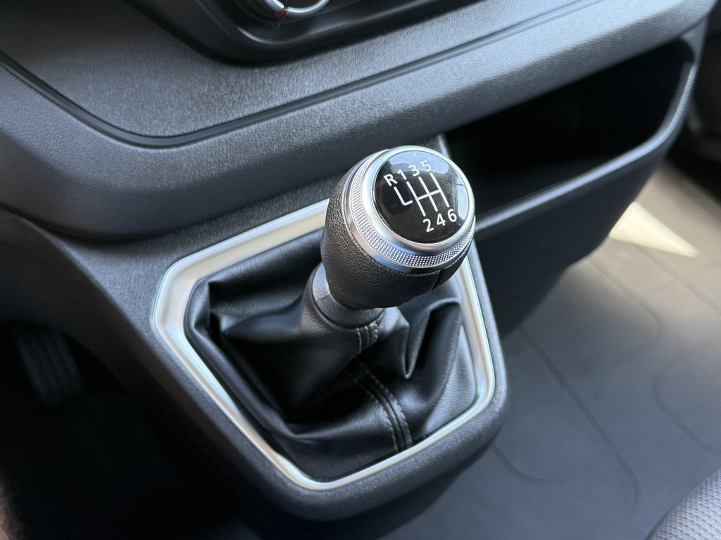 Renault Trafic 2.0 dCi 130 PK / L2H1 / WORK EDITION / TREKHAAK / AIRCO / CRUISE / CAMERA / LED / 3-ZITS 18