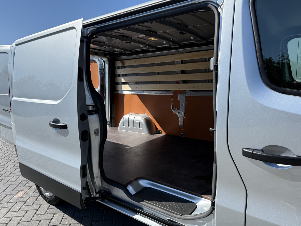 Renault Trafic 2.0 dCi 130 PK / L2H1 / WORK EDITION / TREKHAAK / AIRCO / CRUISE / CAMERA / LED / 3-ZITS 8