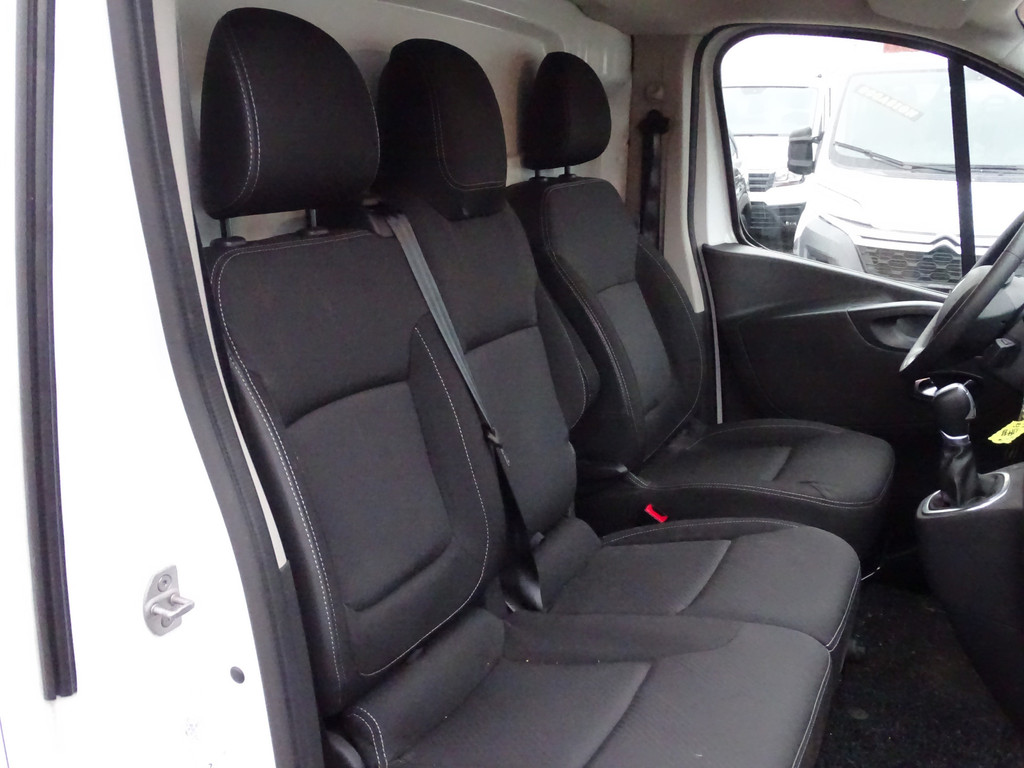 Renault Trafic 2.0 dCi 145 L2H1 Luxe 16