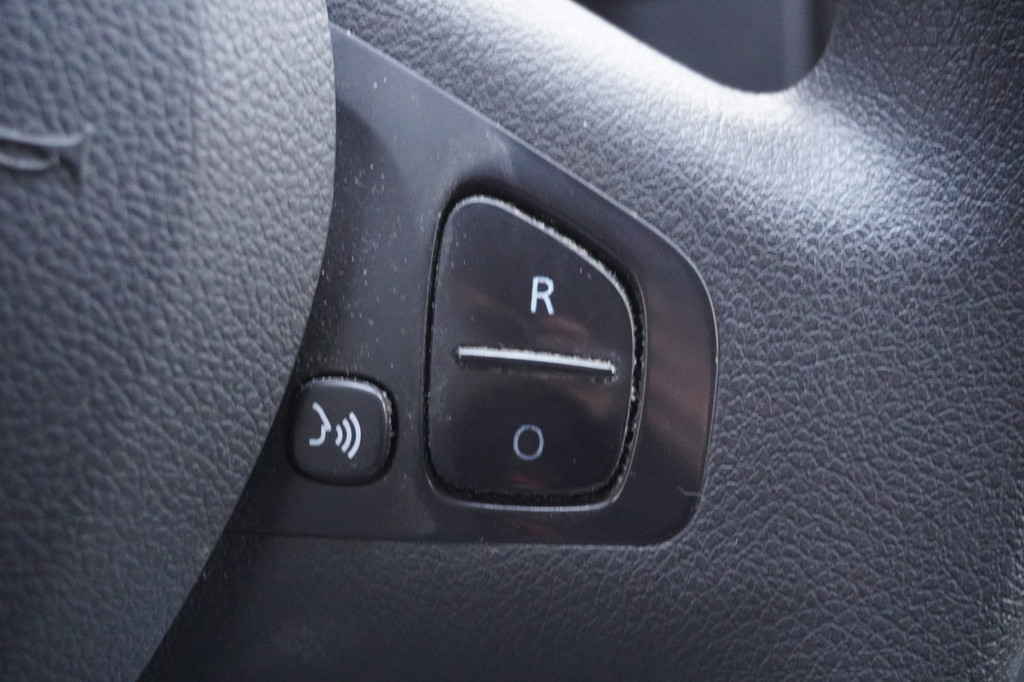 Renault Trafic 2.0 dCi 145PK 2x Schuifdeur EURO 6 - Airco - Navi - Cruise - ⬠11.499,- Excl. 17