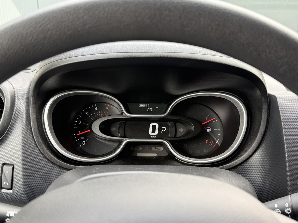 Renault Trafic 2.0 dCi 145 PK AUTOMAAT / L1H1 / 2x SCHUIFDEUR / TREKHAAK / AIRCO / CRUISE / 3-ZITS / LED 11