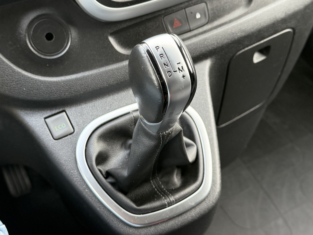 Renault Trafic 2.0 dCi 145 PK AUTOMAAT / L1H1 / 2x SCHUIFDEUR / TREKHAAK / AIRCO / CRUISE / 3-ZITS / LED 17