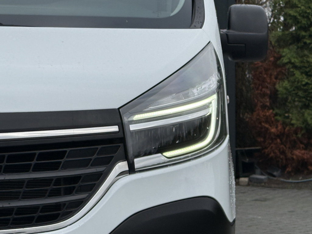 Renault Trafic 2.0 dCi 145 PK AUTOMAAT / L1H1 / 2x SCHUIFDEUR / TREKHAAK / AIRCO / CRUISE / 3-ZITS / LED 19