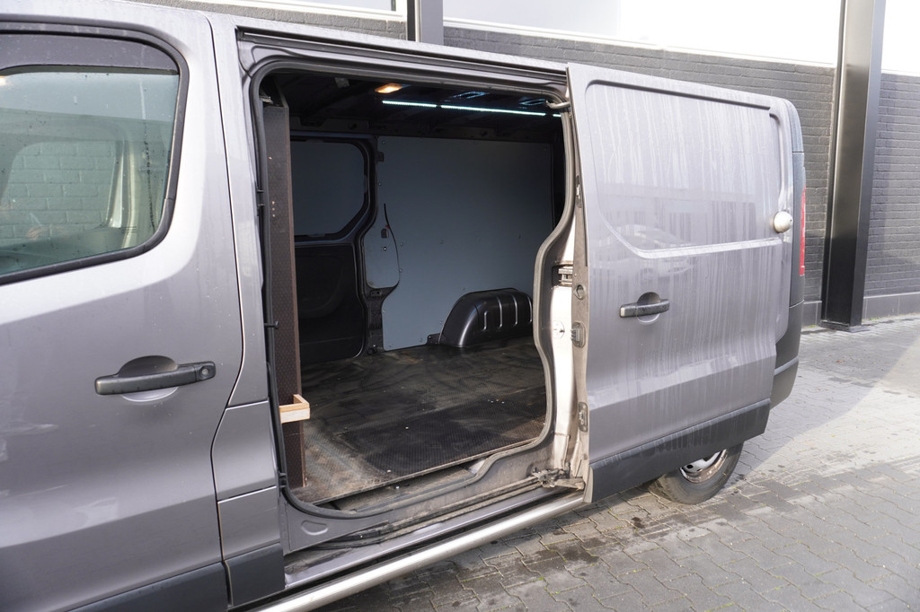 Renault Trafic 2.0 dCi 145PK Automaat 2x Schuif L2 EURO 6 - Airco - Cruise - Camera - â¬13.950,- Excl. 8