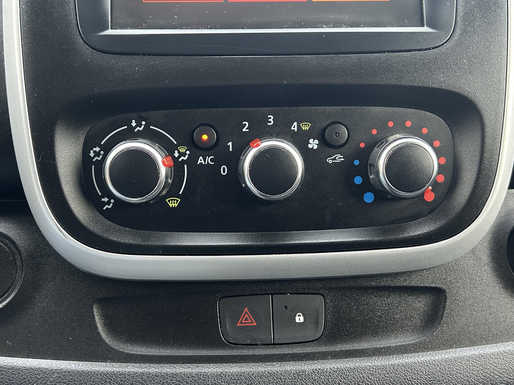 Renault Trafic 2.0 dCi 146 PK AUTOMAAT / L1H1 / 1e EIG. / 55.256 KM !! / AIRCO / CRUISE / NAVI / APPLE CARPLAY / 3-ZITS 17