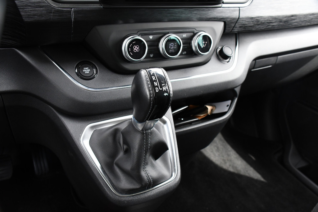 Renault Trafic 2.0 dCi 170 T29 L2H1 DC Luxe Black Edition Camera, Cruise, Carplay, 170PK, 2 x Schuifdeur, LED, Stoelverwarming, Clima, Keyless, Uniek! 16