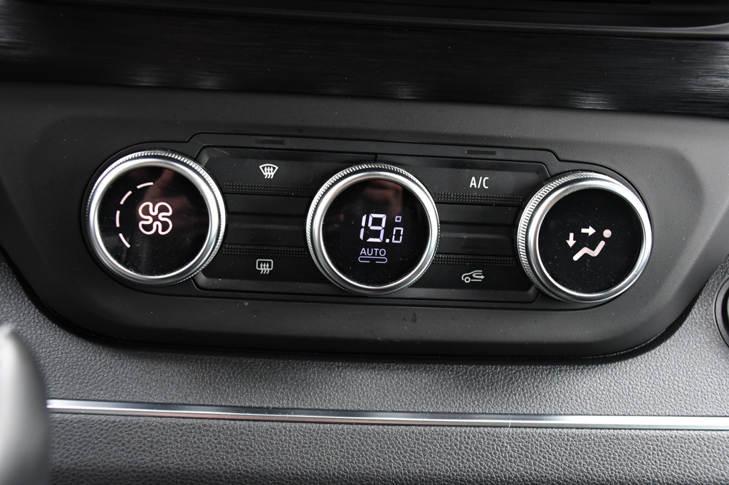 Renault Trafic 2.0 dCi 170 T29 L2H1 DC Luxe Black Edition Camera, Cruise, Carplay, 170PK, 2 x Schuifdeur, LED, Stoelverwarming, Clima, Keyless, Uniek! 19