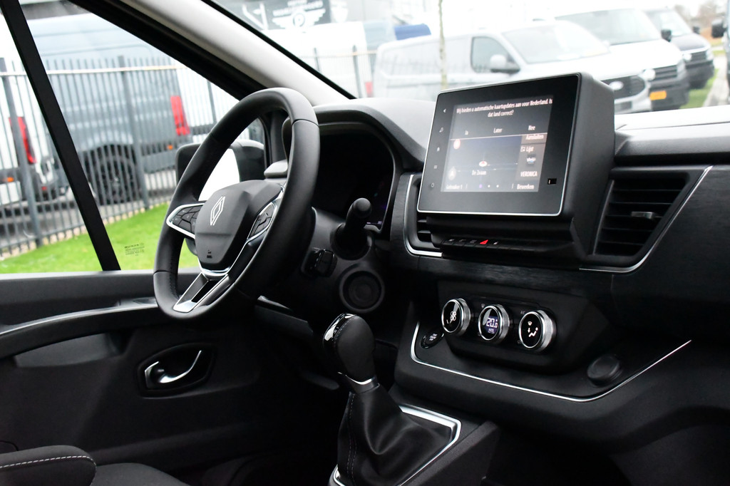 Renault Trafic 2.0 dCi EDC 170 L2H1 Extra DC PB Edition Cruise, Camera, Carplay, Stoelverwarming, 2 x Schuifdeur, Automaat, Sensoren, Trekhaak, Clima, BOM VOL! 13