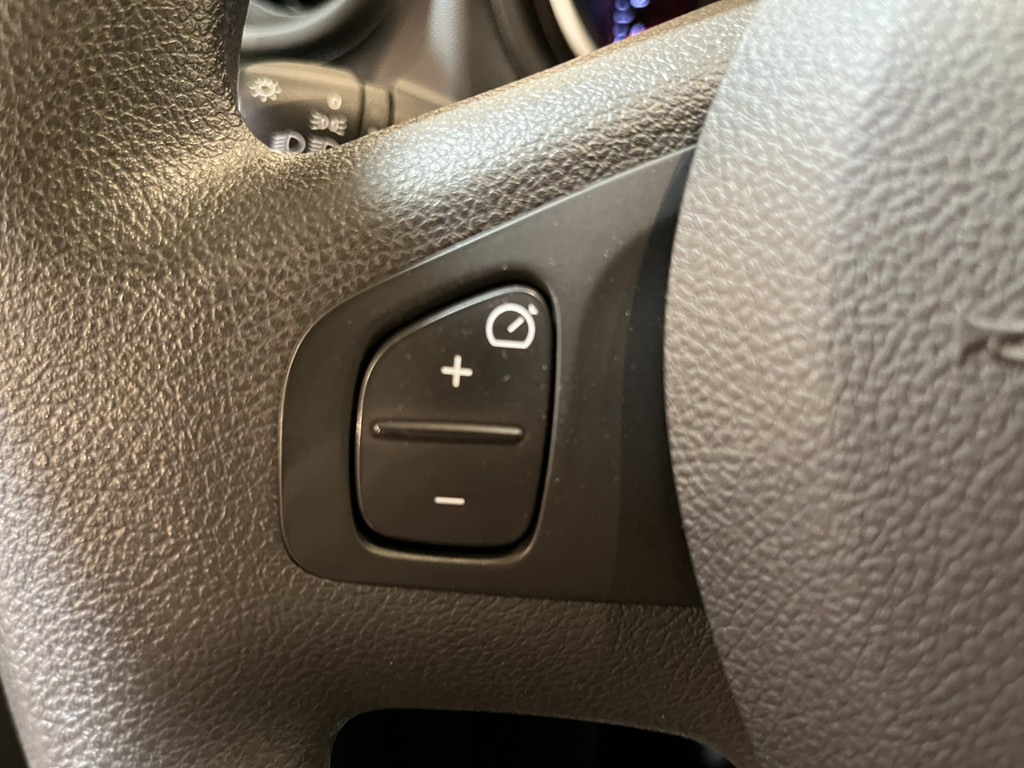 Renault Trafic 2.0 dCi L1H1 170 PK Automaat Servicebus / Sortimo Inrichting / Euro 6 / Airco / Cruise Control / Camera / Trekhaak / 3-Zits / 16