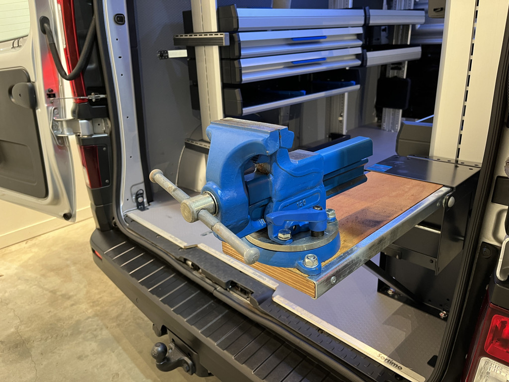 Renault Trafic 2.0 dCi L1H1 170 PK Automaat Servicebus / Sortimo Inrichting / Euro 6 / Airco / Cruise Control / Camera / Trekhaak / 3-Zits / 20