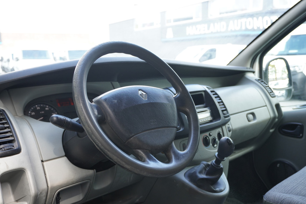 Renault Trafic 2.0 dCi L2 - Elektr Ramen - Trekhaak - Radio - â¬1.990,- Excl. 8