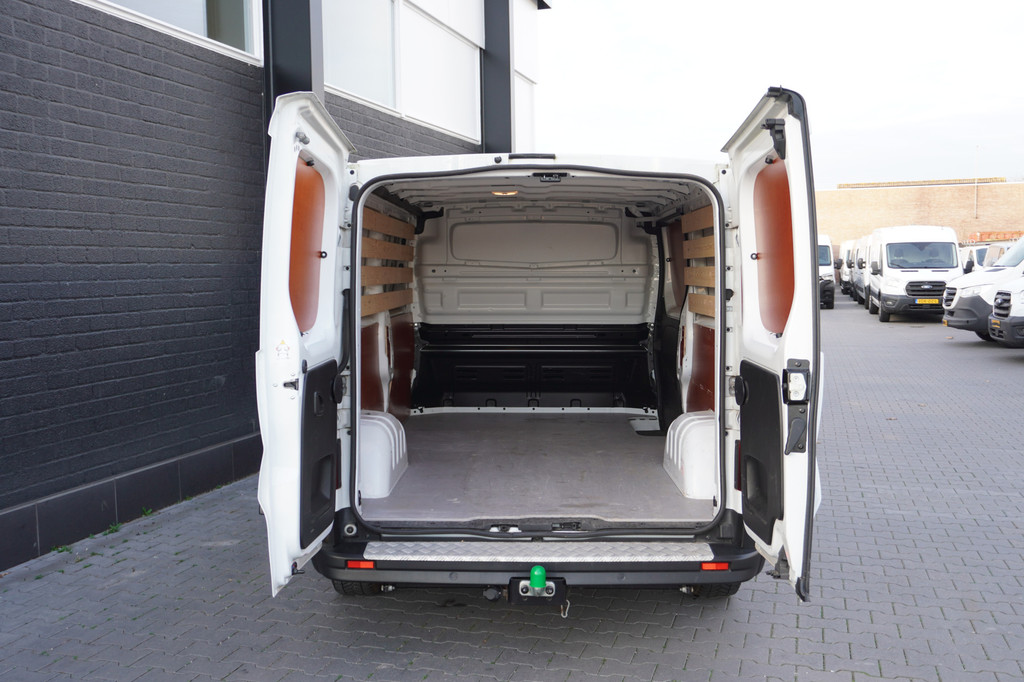 Renault Trafic 2.0 dCi L2 EURO 6 - Airco - Cruise - Trekhaak - â¬21.900,- Excl. 8