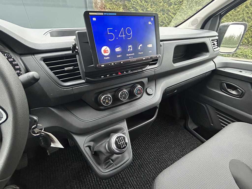 Renault Trafic 2.0 dCi / L2H1 / 24.451 KM !! / 1e EIG. / TREKHAAK / AIRCO / CRUISE / BLUETOOTH / 3-ZITS 13