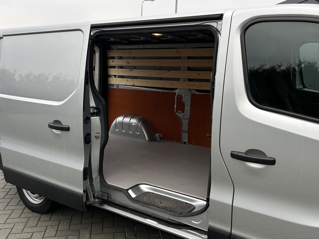 Renault Trafic 2.0 dCi / L2H1 / 24.451 KM !! / 1e EIG. / TREKHAAK / AIRCO / CRUISE / BLUETOOTH / 3-ZITS 9