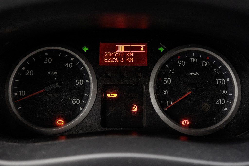 Renault Trafic 2.0 dCi | L2H1 | Cruise | Airco | Navigatie 16