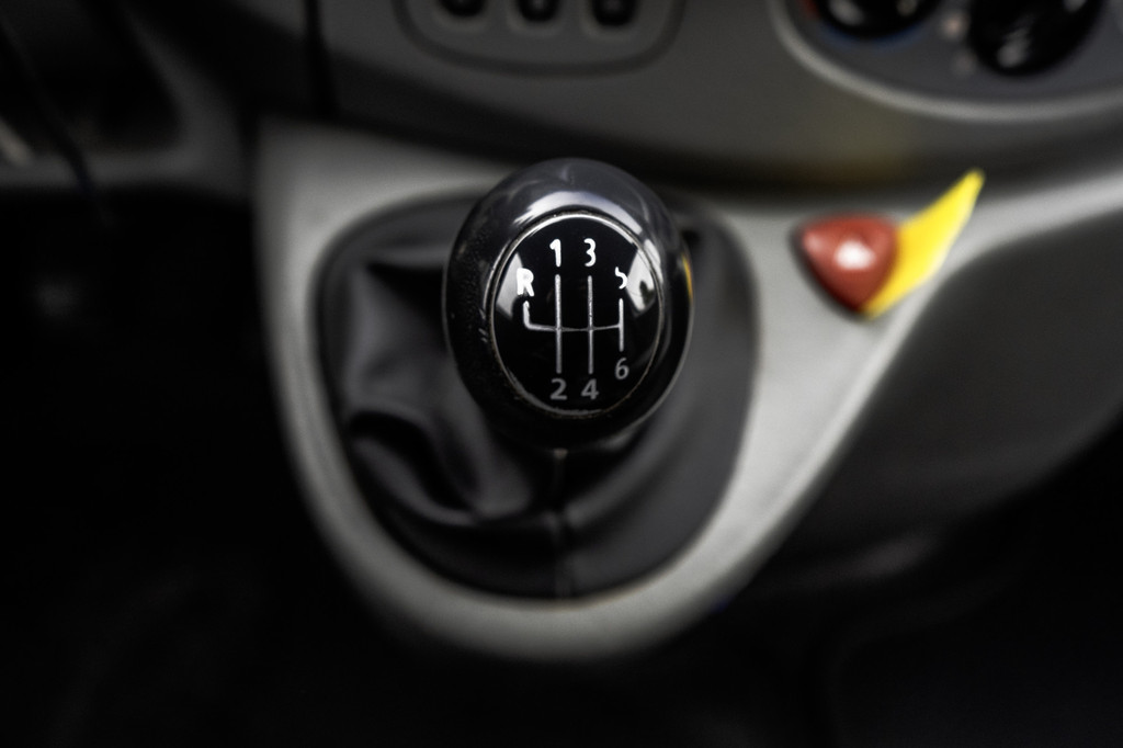 Renault Trafic 2.0 dCi | L2H1 | Cruise | Airco | Navigatie 19