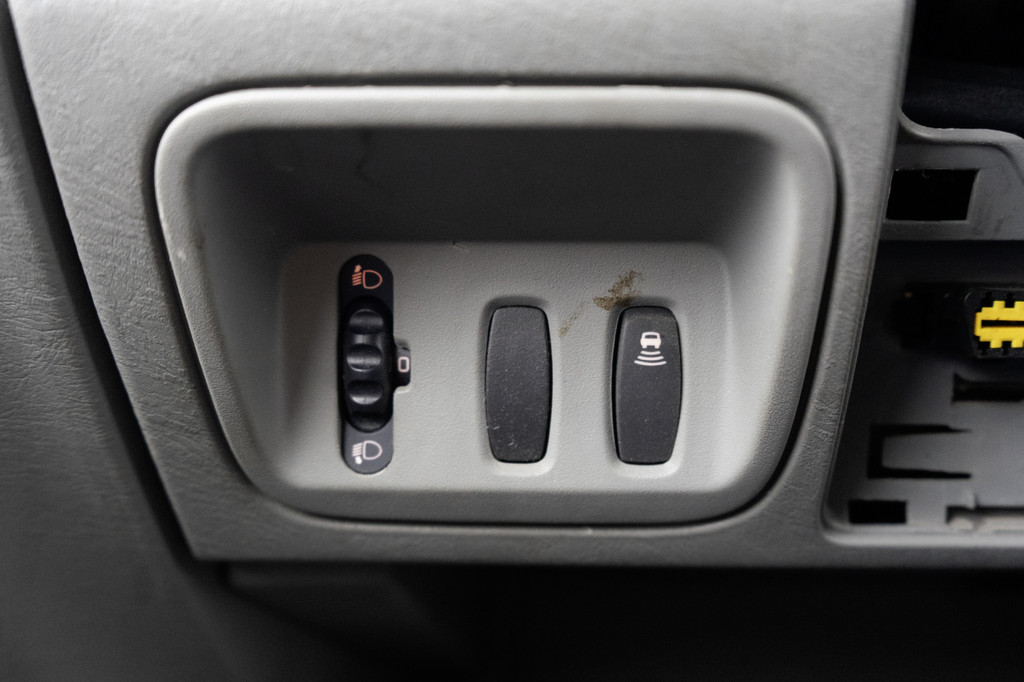 Renault Trafic 2.0 dCi | L2H1 | Cruise | Airco | Navigatie 21