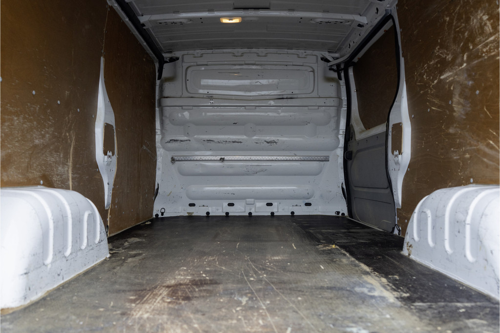 Renault Trafic 2.0 dCi | L2H1 | Cruise | Airco | Navigatie 9