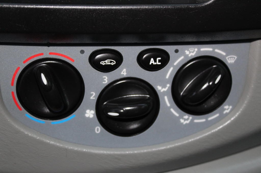 Renault Trafic 2.0 dCi T29 L1H1 114PK | Navigatie | Airco | Elektrische ramen 17