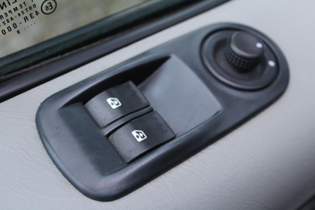 Renault Trafic 2.0 dCi T29 L1H1 114PK | Navigatie | Airco | Elektrische ramen 18