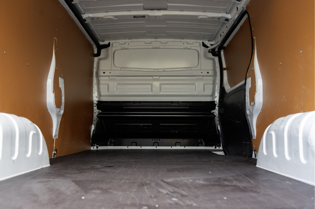 Renault Trafic dCi | L2H1 | Dynamic | Launch Edition 007 | Navi | LED | Imperiaal | Cruise | PDC | Airco | Euro 6 10