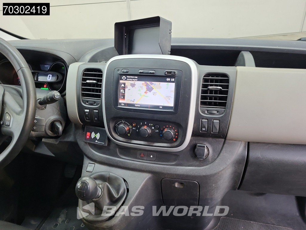 Renault Trafic 125PK L2H1 Trekhaak Navi Airco Cruise Camera Parkeersensoren Werkplaatsinrichting APK 06-2026 Euro6 L2 Airco Trekhaak Cruise control 12