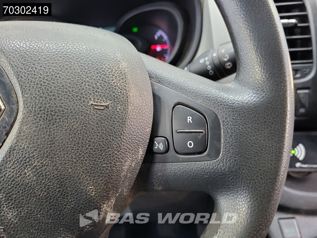 Renault Trafic 125PK L2H1 Trekhaak Navi Airco Cruise Camera Parkeersensoren Werkplaatsinrichting APK 06-2026 Euro6 L2 Airco Trekhaak Cruise control 18