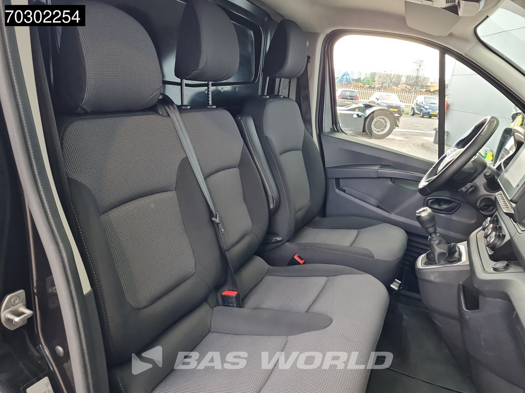 Renault Trafic 130pk Black Edition L2H1 Trekhaak LED Airco Cruise Navi Camera Parkeersensoren APK 06-2026 Euro6 L2 Airco Trekhaak Cruise control 12