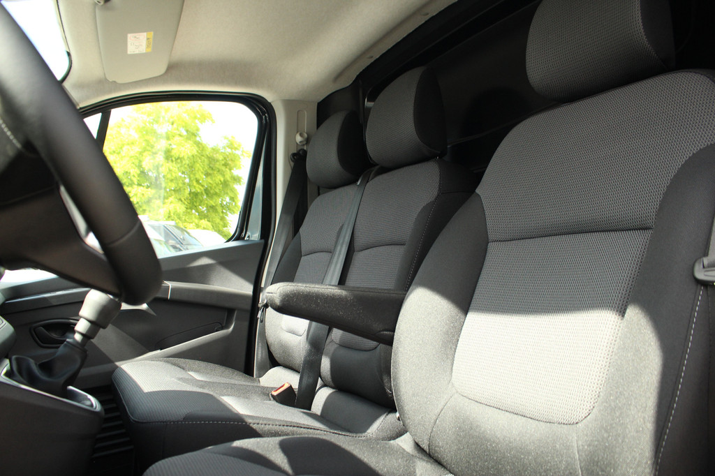 Renault Trafic 2.0 Blue dC1 150pk T30 L2H1 Advance | Carplay/Android | Camera | Lease 555,- p/m 14