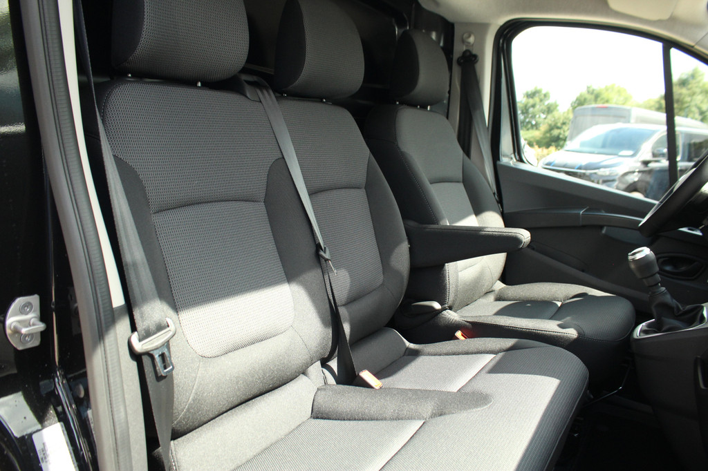 Renault Trafic 2.0 Blue dC1 150pk T30 L2H1 Advance | Carplay/Android | Camera | Lease 555,- p/m 16