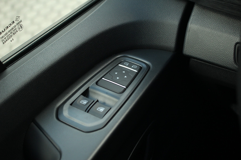 Renault Trafic 2.0 Blue dC1 150pk T30 L2H1 Advance | Carplay/Android | Camera | Lease 555,- p/m 17