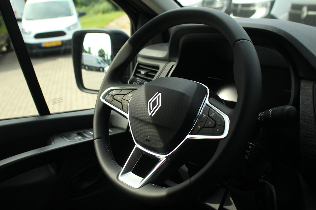 Renault Trafic 2.0 Blue dCi 130pk T30 L2H1 Advance | Carplay/Android | Climate | PDC | Lease 537,- p/m 17