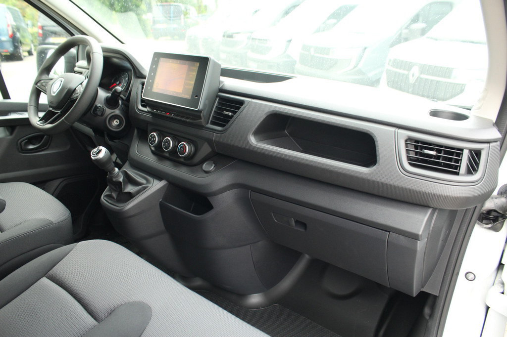 Renault Trafic 2.0 Blue dCi 150pk T30 L2H1 | Cruise | Carplay/Android | PDC | Lease 501,- p/m 14