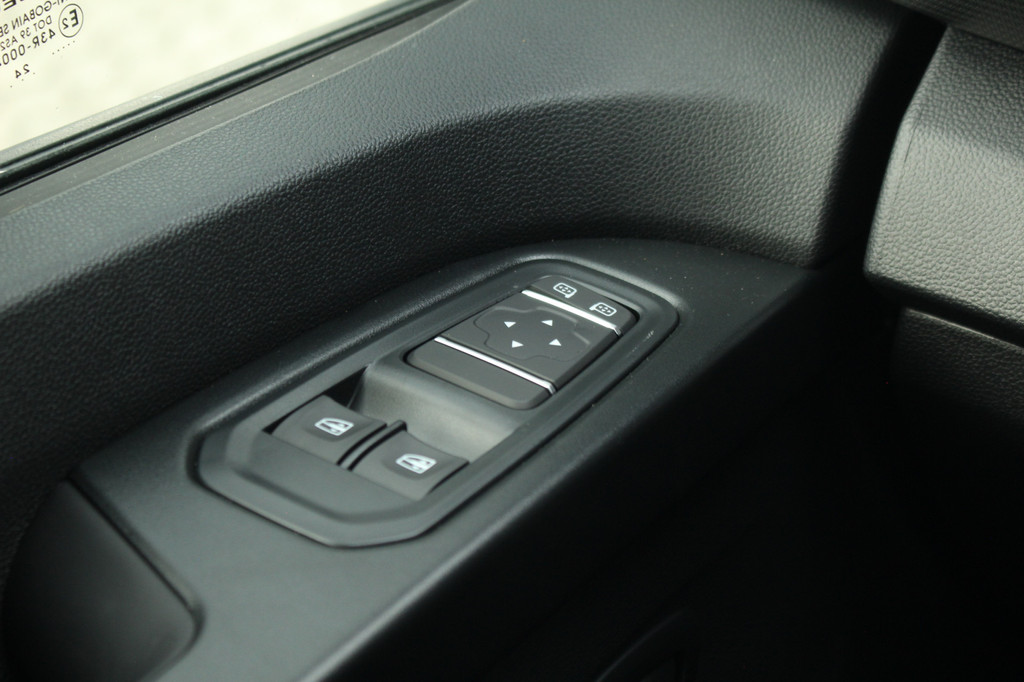 Renault Trafic 2.0 Blue dCi 150pk T30 L2H1 | Cruise | Carplay/Android | PDC | Lease 501,- p/m 16