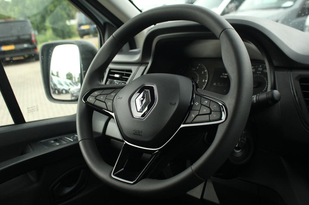 Renault Trafic 2.0 Blue dCi 150pk T30 L2H1 | Cruise | Carplay/Android | PDC | Lease 501,- p/m 17