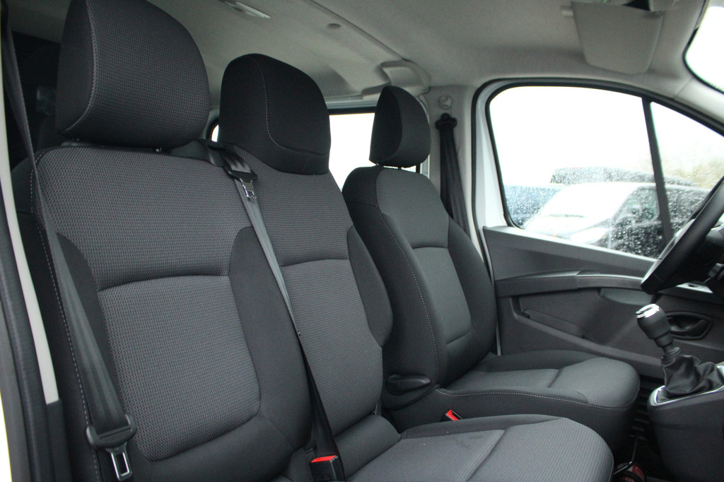 Renault Trafic 2.0dCi 130pk T30 L2H1 DC | 6-Zits | Carplay/Android | Camera | Lease 555,- p/m 16