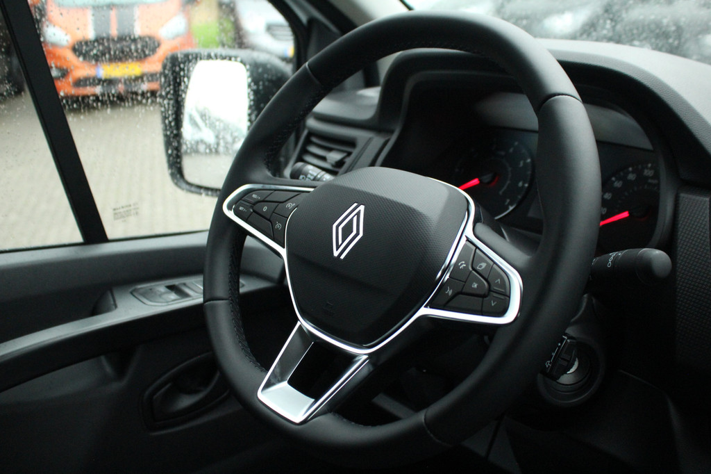 Renault Trafic 2.0dCi 130pk T30 L2H1 DC | 6-Zits | Carplay/Android | Camera | Lease 555,- p/m 19
