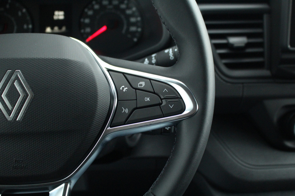 Renault Trafic 2.0dCi 130pk T30 L2H1 DC | 6-Zits | Carplay/Android | Camera | Lease 555,- p/m 21