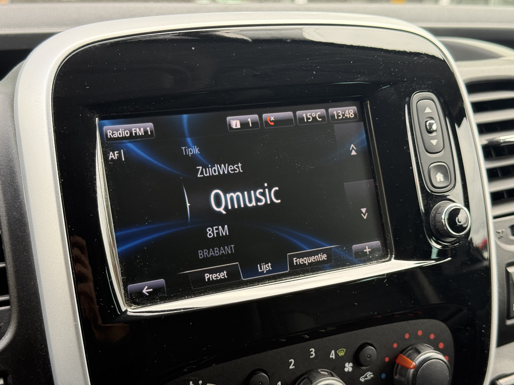 Renault Trafic Passenger 1.6 dCi Grand Expression | 9 Pers. | Navi | Trekhaak | Cruisec. 20