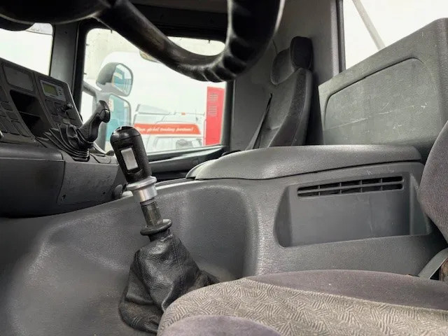 Scania P114-340 6x2 WITH MULTILIFT CONTAINERSYSTEM ONLY 80.500 KM!! ORIGINAL (10 TIRES / FULL STEEL SUSPENSION / 12 GEARS MANUAL GEARBOX / 9.000 KG. FRONT AXLE) 10