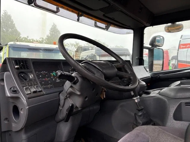 Scania P114-340 6x2 WITH MULTILIFT CONTAINERSYSTEM ONLY 80.500 KM!! ORIGINAL (10 TIRES / FULL STEEL SUSPENSION / 12 GEARS MANUAL GEARBOX / 9.000 KG. FRONT AXLE) 9