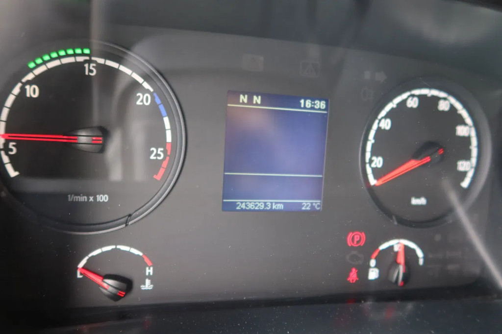 Scania P250 4x2 Bakwagen +Dhollandia klep 1500 kg E6 13