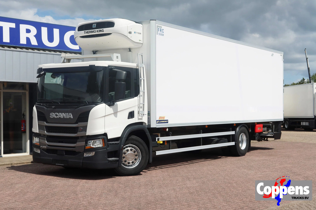 Scania P320 Koel/Vries Bakwagen + Dhollandia 2000KG
