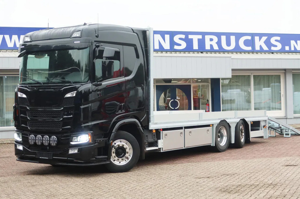 Scania R 500 6x2 Blackline Machine transporter 12
