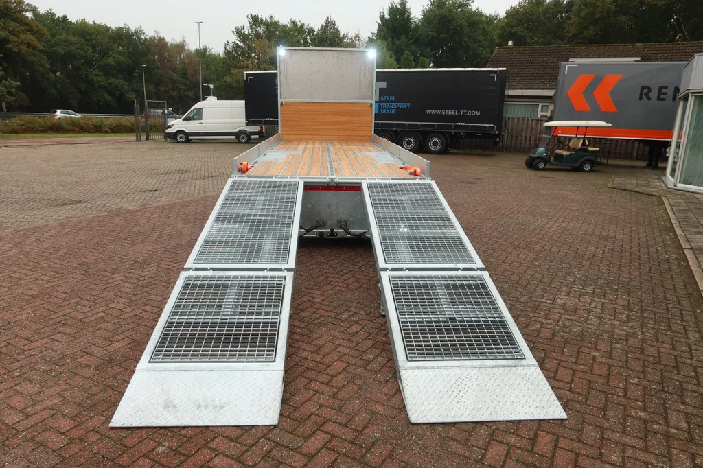 Scania R 500 6x2 Blackline Machine transporter 8